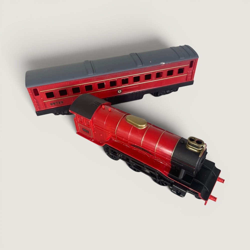 Harry Potter Hogwarts Express Train Set 5972 Locomotive Carriage Red 99719